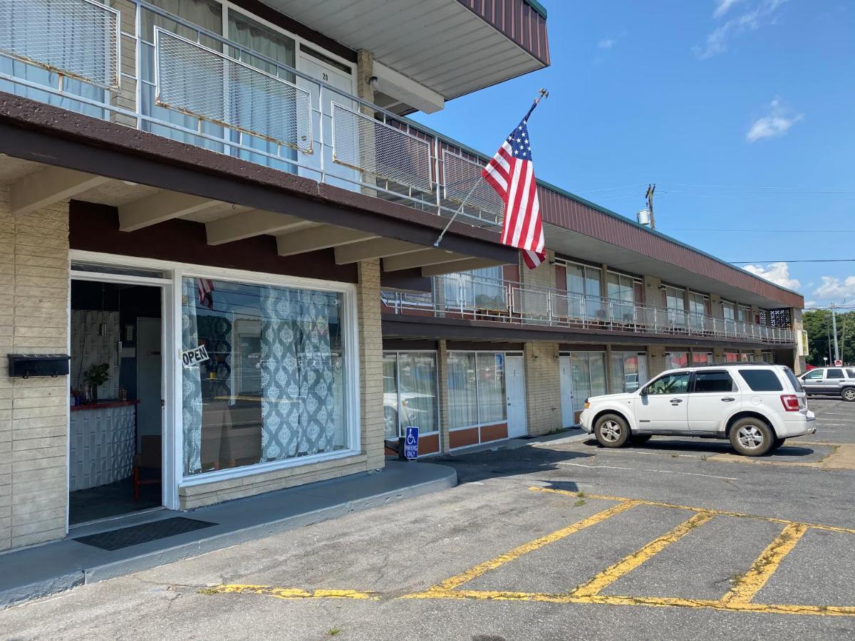 Sonrise Inn Breezewood Экстерьер фото